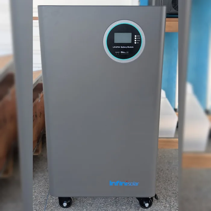 Batería de litio LifePO4 InfiniSolar 48V-300Ah | 6000 ciclos — vista 2