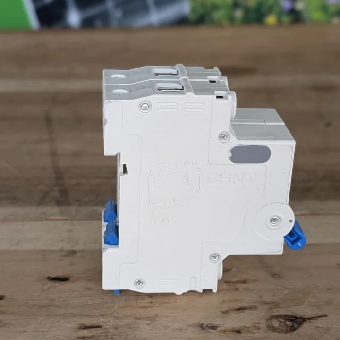 Breaker Termomagnético CHINT 40A DC 2P — vista 3