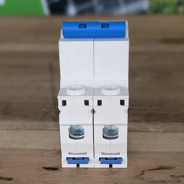 Breaker Termomagnético CHINT 40A DC 2P — vista 4