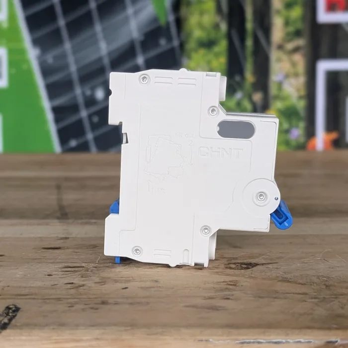 Breaker Termomagnético CHINT AC 32A 2P | 220V — vista 3
