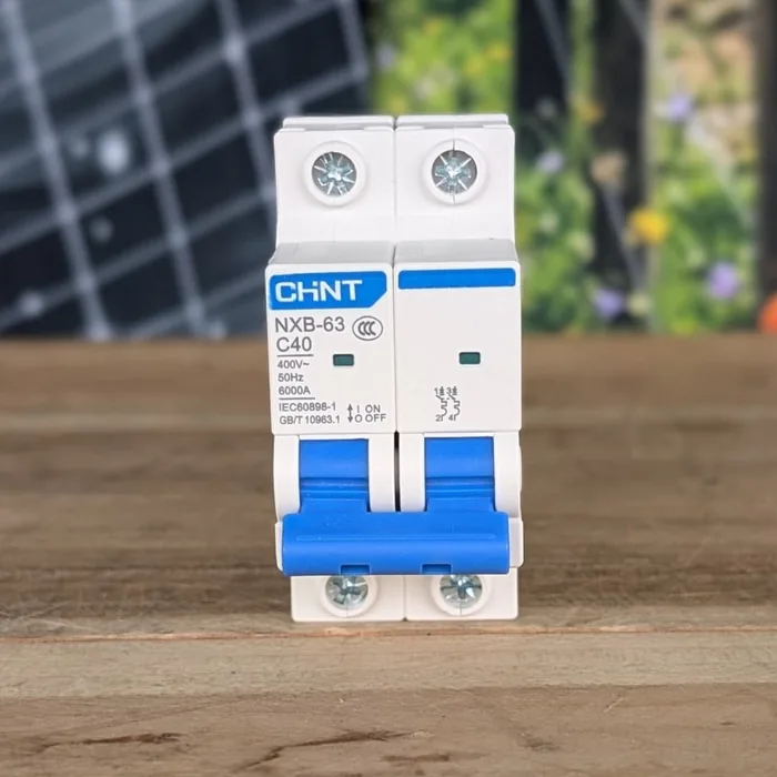 Breaker Termomagnético CHINT AC 40A 2P | 220V — vista 2