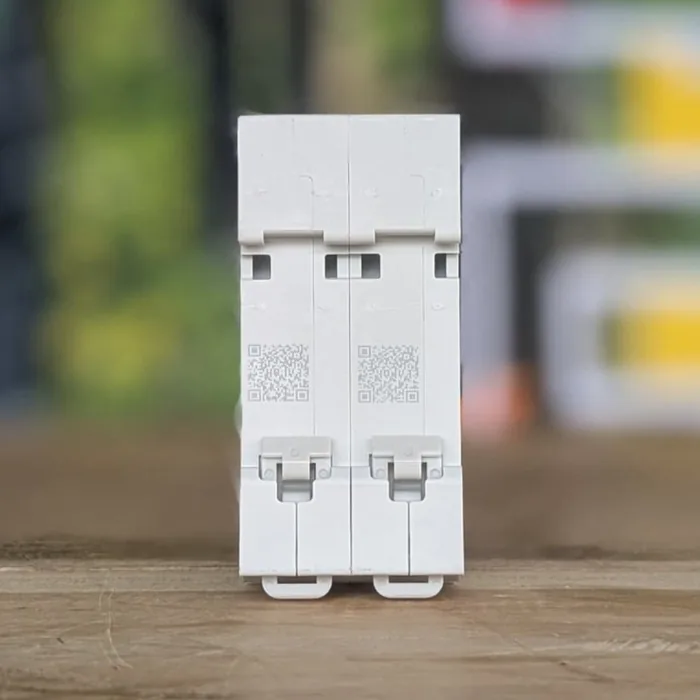 Breaker Termomagnético DELIXI 32A AC 2P — vista 3