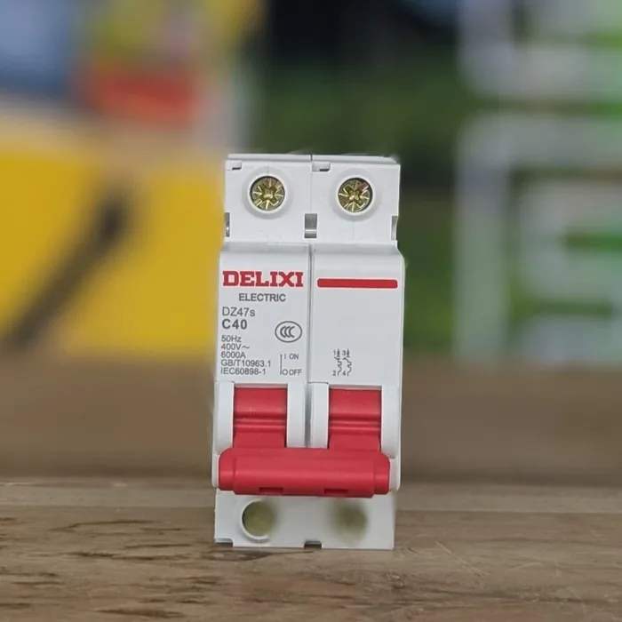 Breaker Termomagnético DELIXI 40A AC 2P — vista 2
