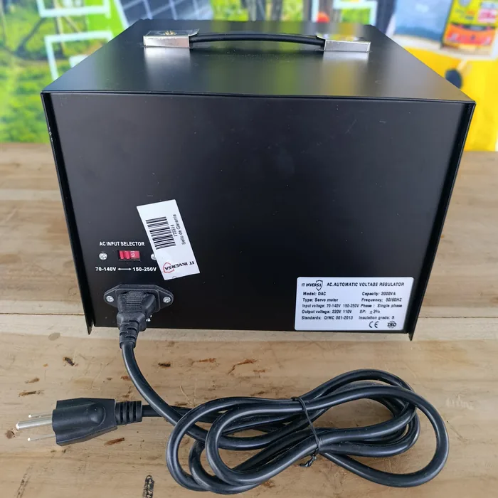 Estabilizador y Elevador de voltaje 110v/220v | 2KVA — vista 4